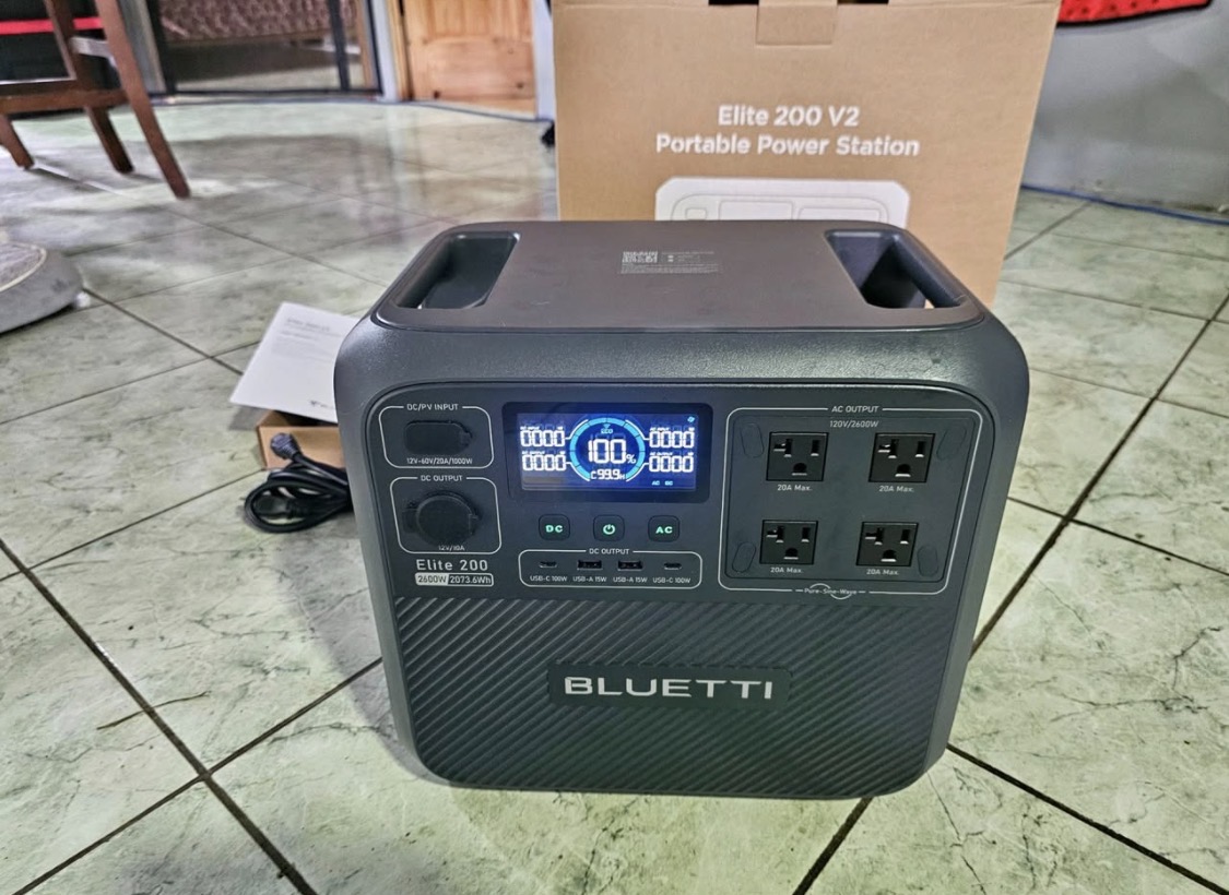BLUETTI Elite 200 V2 front panel with display on